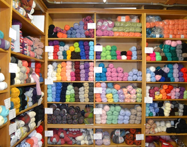 „Ja-Woll“ Wolle und Allerlei „Ja-Woll“ Wolle und Allerlei