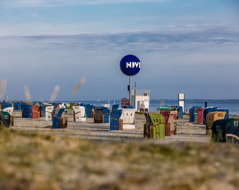 Niveaball am Strand in Dornumersiel