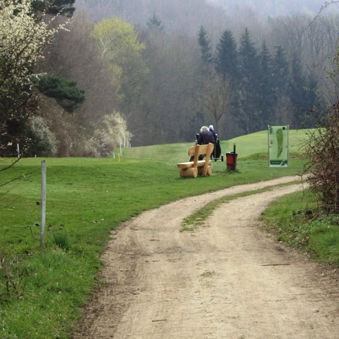 Durchgang Skulpturenweg beim Golfplatz Salzgitter-Bad