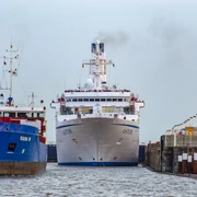 Schiffe in der Schleuse