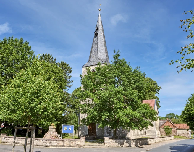 Evangelische Apostelkirche Groß Winnigstedt Evangelische Apostelkirche Groß Winnigstedt