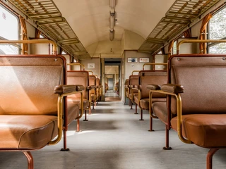 Sitze Museumsbahn.jpg