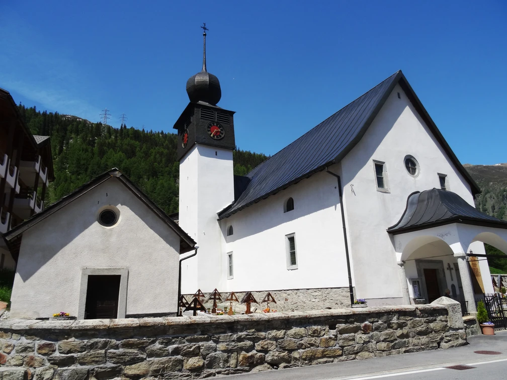Pfarrkirche Hl. Kireuz Pfarrkirche Hl. Kireuz