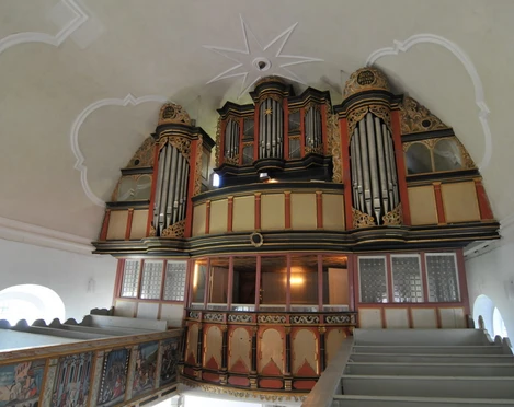 Emmaus Kirche Neuhaus