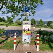 Original E-Ladesäule TI Parkplatz Copyright Tourist-Information Willingen CC BY-SA.jpg