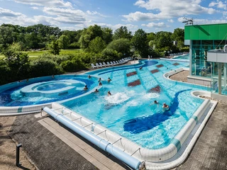 Außenbecken der Jod-Sole-Therme Außenbecken der Jod-Sole-Therme
