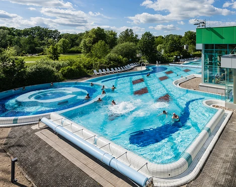 Außenbecken der Jod-Sole-Therme Außenbecken der Jod-Sole-Therme