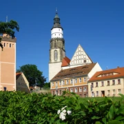 Roter Turm + Hauptkirche Stadtverwaltung KM.jpg