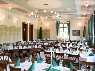 Tagungsraum Salon in der Eventlocation Gasthaus & Gosebrauerei Bayerischer Bahnhof Leipzig | Leipzig Convention Bureau  Tagungsraum Salon in der Eventlocation Gasthaus & Gosebrauerei Bayerischer Bahnhof Leipzig – präsentiert vom Leipzig Convention BureauMeeting room Salon at the event venue Gasthaus & Gosebrauerei Bayerischer Bahnhof Leipzig – presented by the Leipzig Convention Bureau