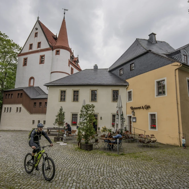 Marco Hösel am Schloss Schlettau im Erzgebirge | Foto: Tim Kablau