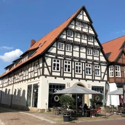 Patrizierhaus des Gödeke Schünemann  Fachwerkhaus in Nienburg/Weser mit aufregendem Giebel, errichtet aus Holz und Ziegelsteinen.
