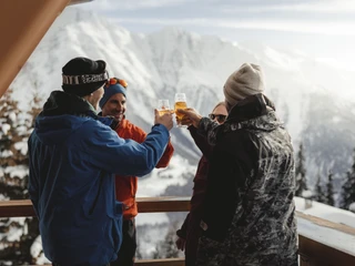 Apres-Ski in der Viva Bar, Riederalp Aletsch Arena  Apres-Ski in der Viva Bar, Riederalp Aletsch Arena