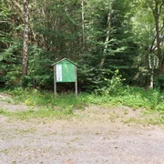 Original Wanderparkplatz Schwalefeld Am Treis Copyright Tourist-Information Willingen CC BY-SA.jpg