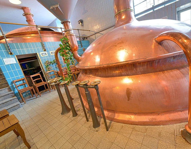 Alpirsbacher Klosterbraeu Brauwelt Fuehrung Brennkessel Alpirsbacher Klosterbraeu Brauwelt Fuehrung Brennkessel