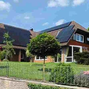 Fewo-drueke-Hausansicht-Gastgebverz. (2).jpg Hausansicht mit GartenHouse view with garden