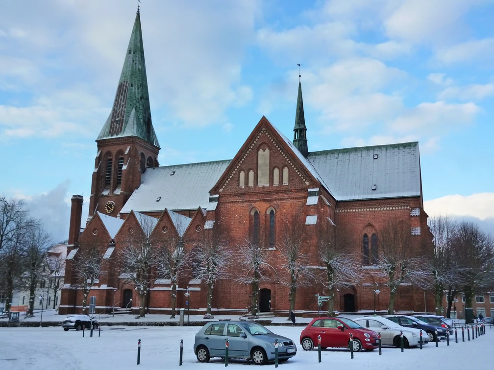 Dom_Winter.mit Schnee
