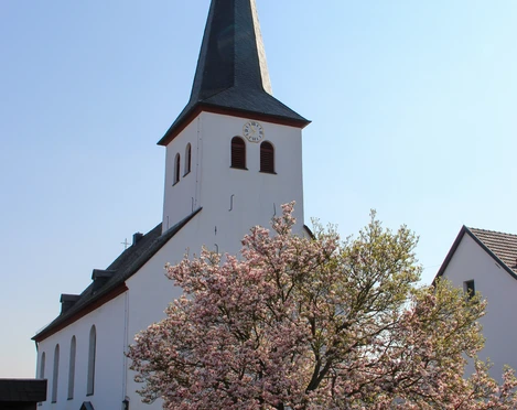 Kath. Kirche St. Markus 2021 Frühling Bornheim