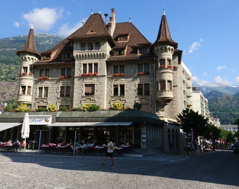 Perrighaus Aussenaufnahme des PerrighausesExterior view of the Perrig HouseVue extérieure de la maison Perrig