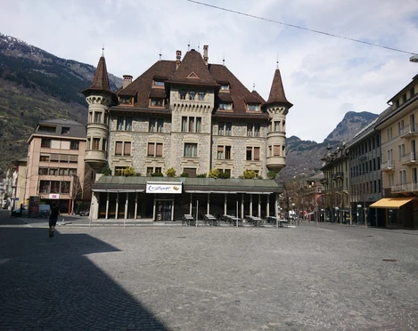 Stadtplatz & Perrighaus Aussenaufnahme des PerrighausesExterior view of the Perrig HouseVue extérieure de la maison Perrig