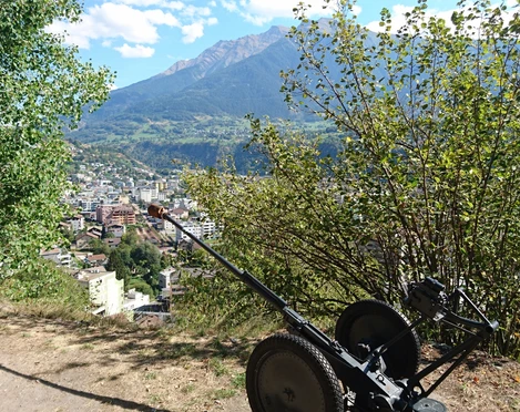 Vor dem Festungsmuseum Simplon
