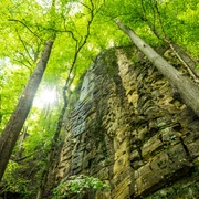 Beeindruckende Felswand in der Wolfsschlucht am Felsenweg 3