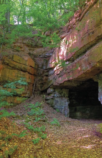 Die rote Sandsteinhöhle