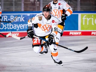 Fabio Pfohl von den Grizzlys Wolfsburg in Aktion während des Spiels zwischen den Grizzlys Wolfsburg gegen den ERC Ingolstadt am 13.08.2021 in Straubing, Deutschland. (Foto von Mathias Renner/City-Press GmbH)