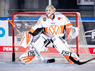 Dustin Strahlmeier von den Grizzlys Wolfsburg vor dem Spiel zwischen den Grizzlys Wolfsburg gegen den ERC Ingolstadt am 13.08.2021 in Straubing, Deutschland. (Foto von Mathias Renner/City-Press GmbH)