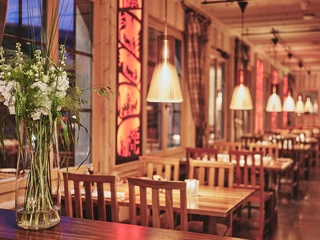 restaurant-taverne-hotel-interlaken-innen-ambiente.jpg