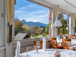 panorama-hotel-schoenbuehl-hilterfingen-restaurant-aussicht-thunersee.jpg