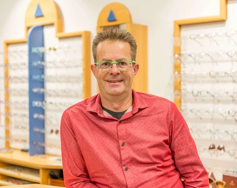 Lehmann.jpg Inhaber Olaf Opitz in seinem Brillenstudio