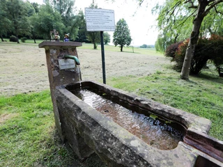 040HR - Grasellenbach - Kneippanlage Armbecken.JPG