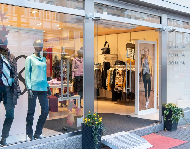 Bonita-1.jpg Eingang der Bonita-Filiale in Wolfenbüttel