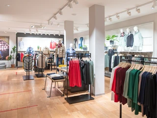 Street One-2.jpg Innenaufnahme der Street One Filiale