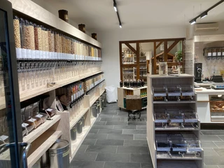 o-Ve-Innen.jpg Unverpacktladen von innen