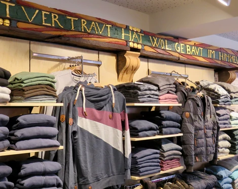 Pullover und Jacken für Herren