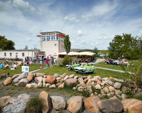 VINETA am Störmthaler See 05_2016 Foto Tom Schulze tel. 0049-172-7997706 mail post@tom-schulze.com web www.tom-schulze.com  VINETA am Störmthaler See 05_2016 Foto Tom Schulze tel. 0049-172-7997706 mail post@tom-schulze.com web www.tom-schulze.com