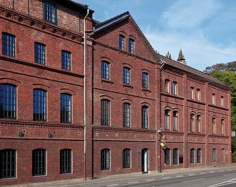 Leder und Gerbermuseum Das Leder- und Gerbermuseum Mülheim an der Ruhr ein kleines privates Museum. Auf ca. 350 Quadratmetern präsentiert das Museum die Geschichte der Mülheimer Lederindustrie und die Entwicklung der Lederherstellung. In den angrenzenden Räumen der Museumspädagogik geht es ans Leder hier finden neben Workshops auch Kindergeburtstage und Veranstaltungen statt.