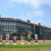 Rathaus mit Glasstelen in Schloß Holte-Stukenbrock Rathaus mit Glasstelen in Schloß Holte-Stukenbrock