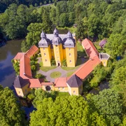 Luftbild vom Jagdschloss Holte in Schloß Holte-Stukenbrock Luftbild vom Jagdschloss Holte in Schloß Holte-Stukenbrock