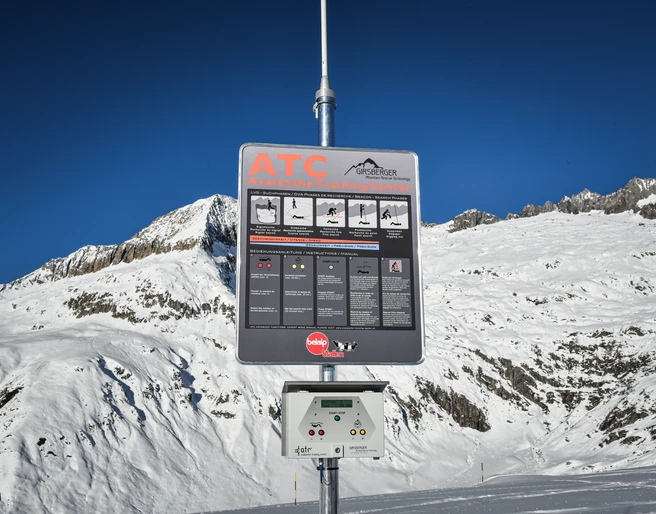 Avalanche Training Center Explanation board Avalanche Training Center ErklärungsschildAvalanche Training Center Explanation boardAvalanche Training Center Panneau explicatif