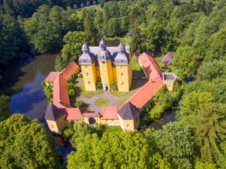 Luftbild vom Jagdschloss Holte in Schloß Holte-Stukenbrock, Foto: Fortkord und Dressler