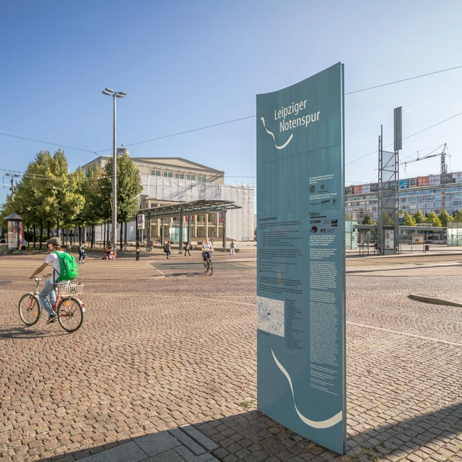 Stele der Leipziger Notenspur am Augustusplatz - Musikstadt Leipzig