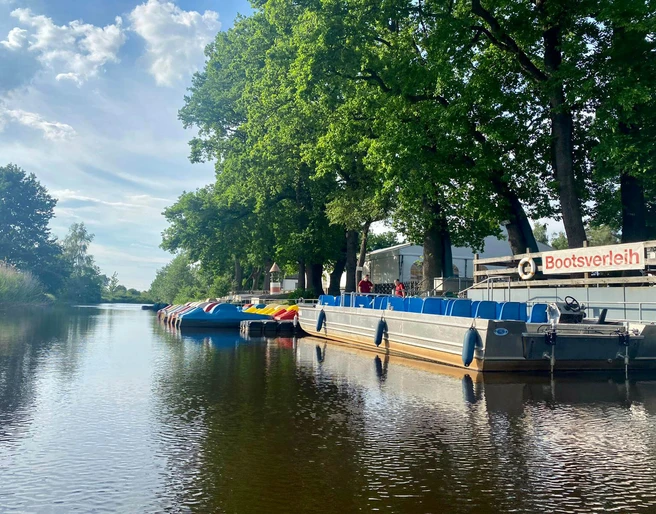 Bootsverleih und Kahnfahrten Ise-Tour.jpg Bootsverleih und Kahnfahrten Ise-Tour