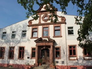 Herrenhaus Schmölen - Sehenswürdigkeiten in der Leipzig Region Vorderansicht des Herrenhaus Schmölen, Kultur, Architektur