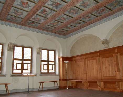 Bürgermeister-Ringenhain-Haus Torgau - Sehenswürdigkeiten in der Leipzig Region Innenaufnahme des Hauses mit sporadischer Einrichtung und Verzierungen, Kultur, Ausstellung