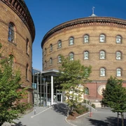 Panometer Leipzig - Kultureinrichtungen in Leipzig Blick auf den Eingang zum Panometer in Leipzig in der eine Panorama Ausstellung des Künstlers Asisi zu sehen ist, Museum, Kultureinrichtung Leipzig