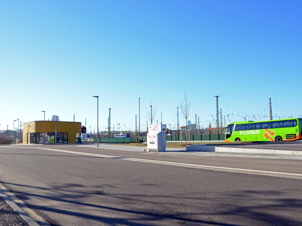 Busparkplatz - Haupftbahnhof-Ostseite, Sachsenseite