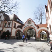 Eingang zum Zoo Leipzig - Parken in der Nähe der Stadtmitte