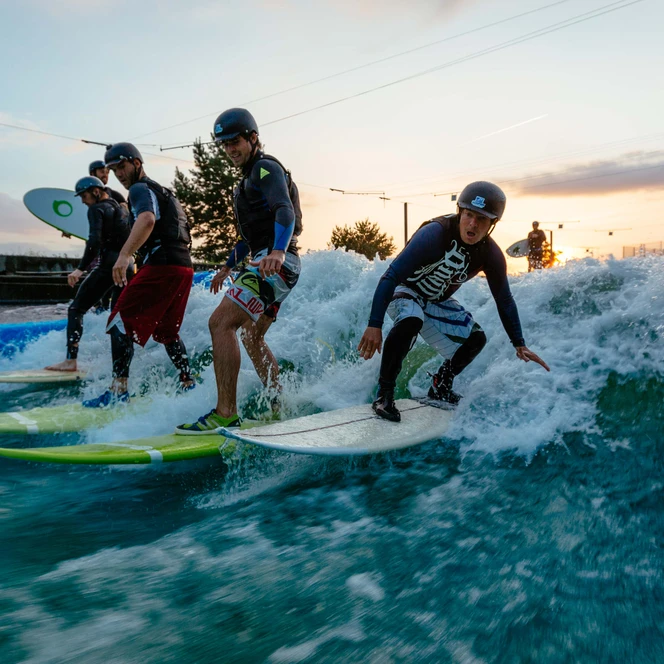 Wellensurfen im Kanupark Markkleeberg - Wassersport in Leipzig und Region